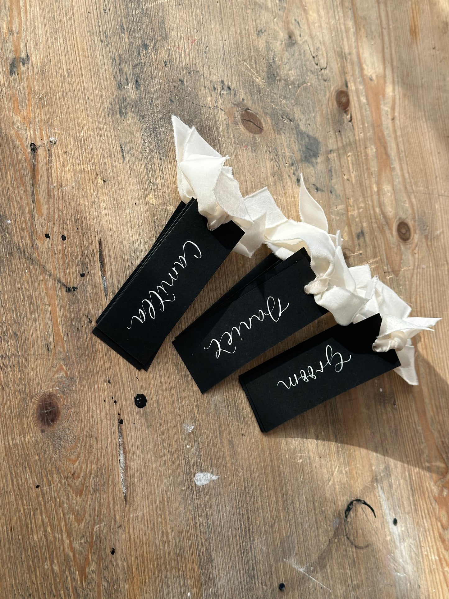BLACK + CHAMPAGNE Place Card with Chiffon Ribbon | Calligraphy Wedding Place Name Card | Gold or Silver Eyelet