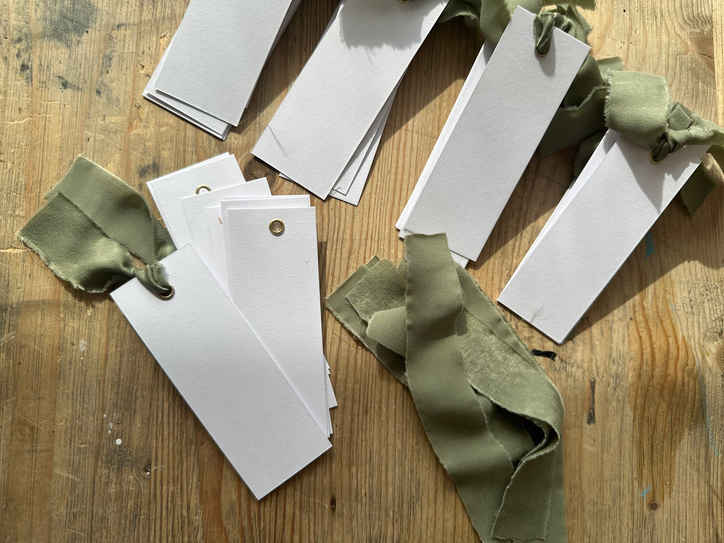 25 BLANK Eucalyptus Ribbon Place Card with Eyelet | DIY Wedding Dinner Party Place Card, Write Your Own Place Setting | Green Sage Wedding Baby Shower