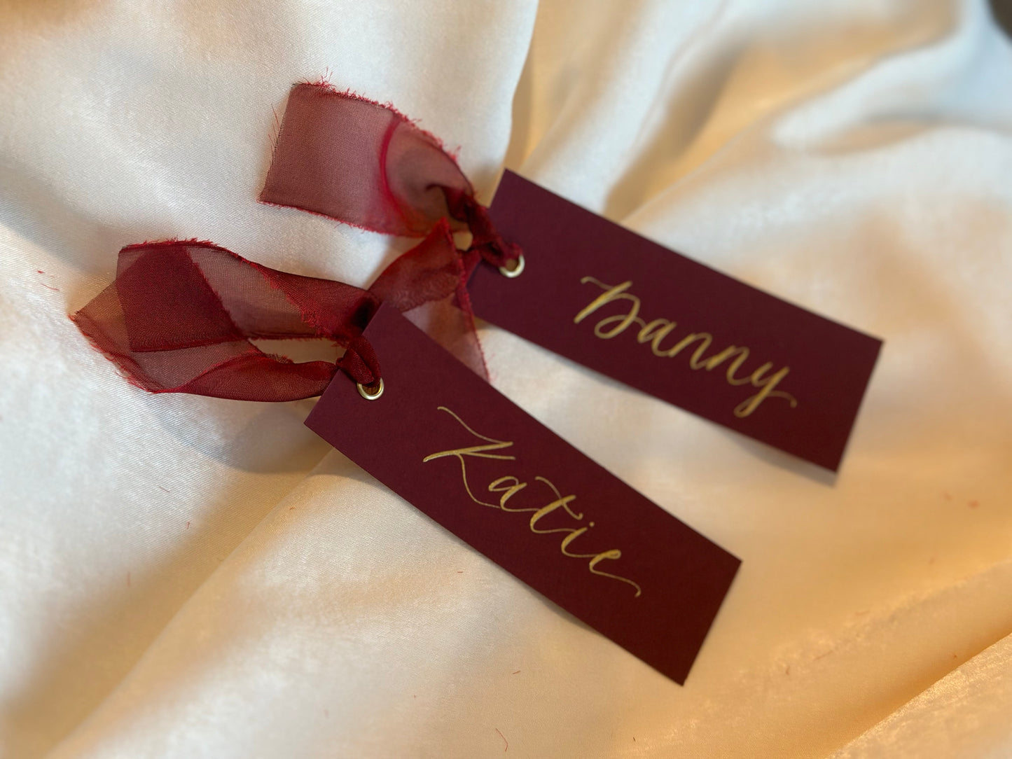 BURGUNDY Place Card Wine Organza | Calligraphy Wedding Place Name Card | Gold or Silver Eyelet (Copy)