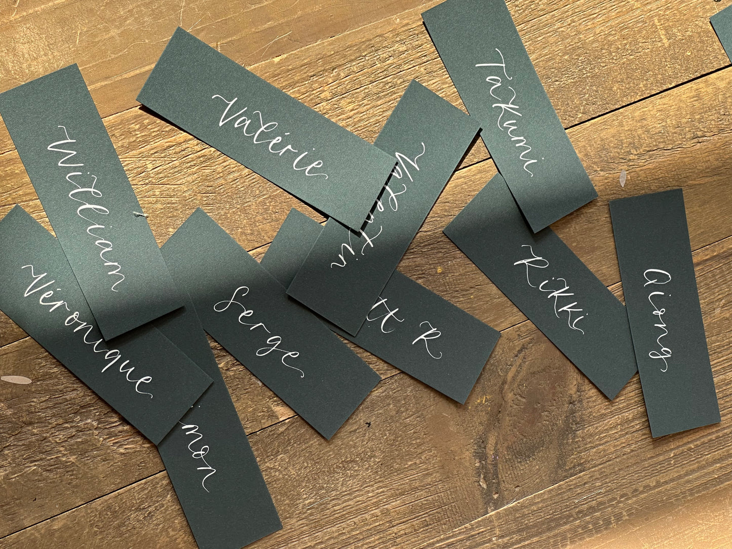 FOREST GREEN Calligraphy Place Name Card | Calligraphy Wedding Place Name Card | Flat Place Card