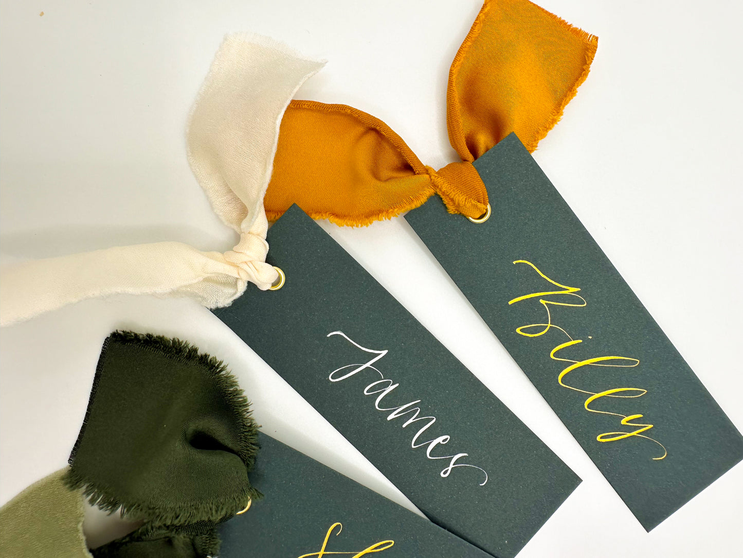 FOREST GREEN Christmas Festive Green Place Card | Personalised Calligraphy Christmas Day Table Place Name Card | New Years Eve Dinner Party Place Setting