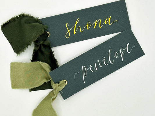 FOREST GREEN Christmas Festive Green Place Card  | Personalised Calligraphy Christmas Day Table Place Name Card |  New Years Eve Dinner Party Place Setting