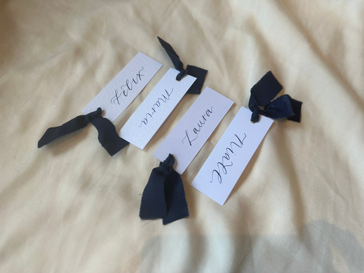 HAMMERED White + NAVY Chiffon Ribbon Calligraphy Place Name Card | Calligraphy Wedding Place Name Card | Gold or Silver Eyelet Place Card