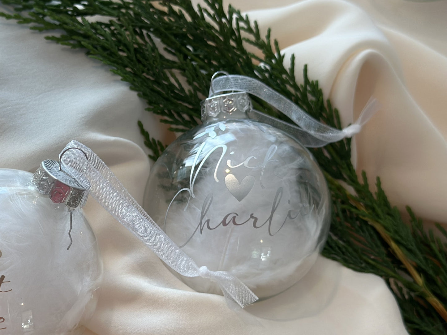 Personalised White Feather Couple Name Bauble: Glass Remembrance Ornament [Anniversary Engagement Wedding Gift Proposal]
