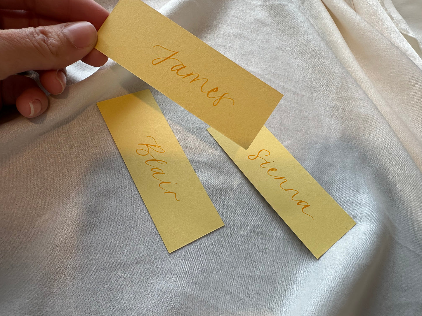 LEMON Calligraphy Place Name Card | Calligraphy Wedding Place Name Card | Gold or Silver Eyelet