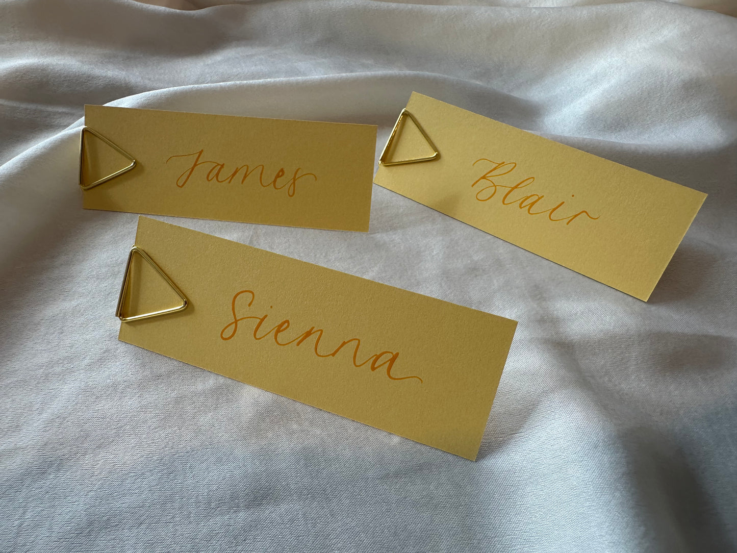 LEMON Calligraphy Place Name Card | Calligraphy Wedding Place Name Card | Gold or Silver Eyelet