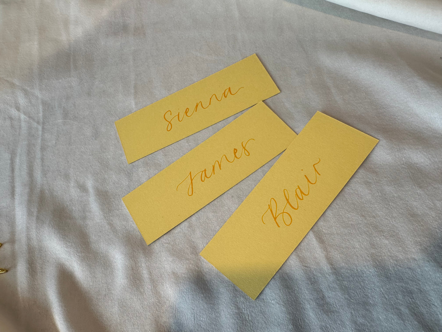 LEMON Calligraphy Place Name Card | Calligraphy Wedding Place Name Card | Gold or Silver Eyelet