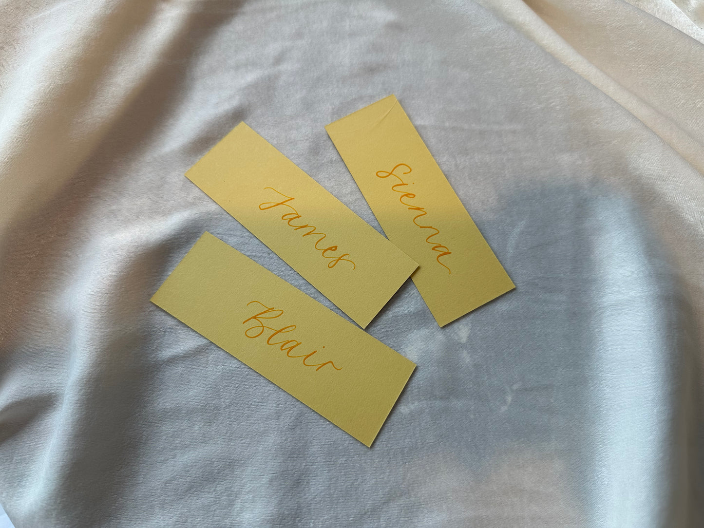LEMON Calligraphy Place Name Card | Calligraphy Wedding Place Name Card | Gold or Silver Eyelet