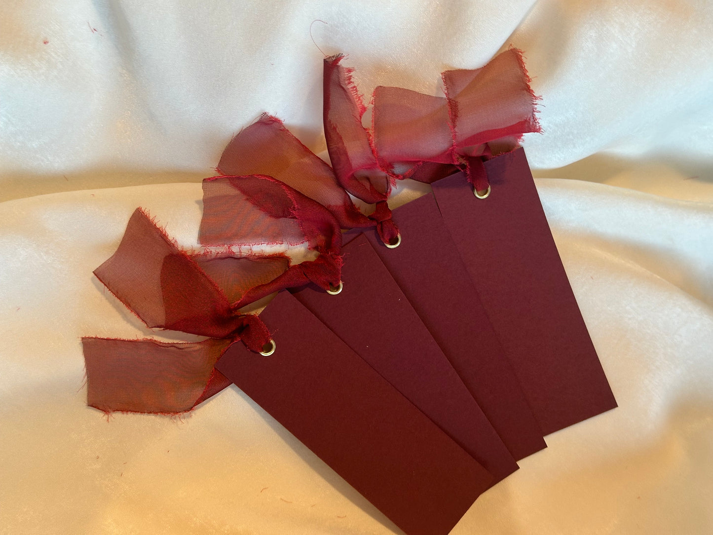 Pack of 5 Blank Burgundy Place Cards with Organza Ribbon | Festive Christmas & New Year Table Décor