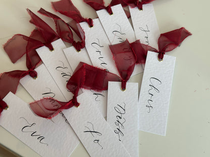 HAMMERED White + Wine Burgundy Organza Ribbon Calligraphy Place Name Card | Calligraphy Wedding Place Name Card | Gold or Silver Eyelet Place Card