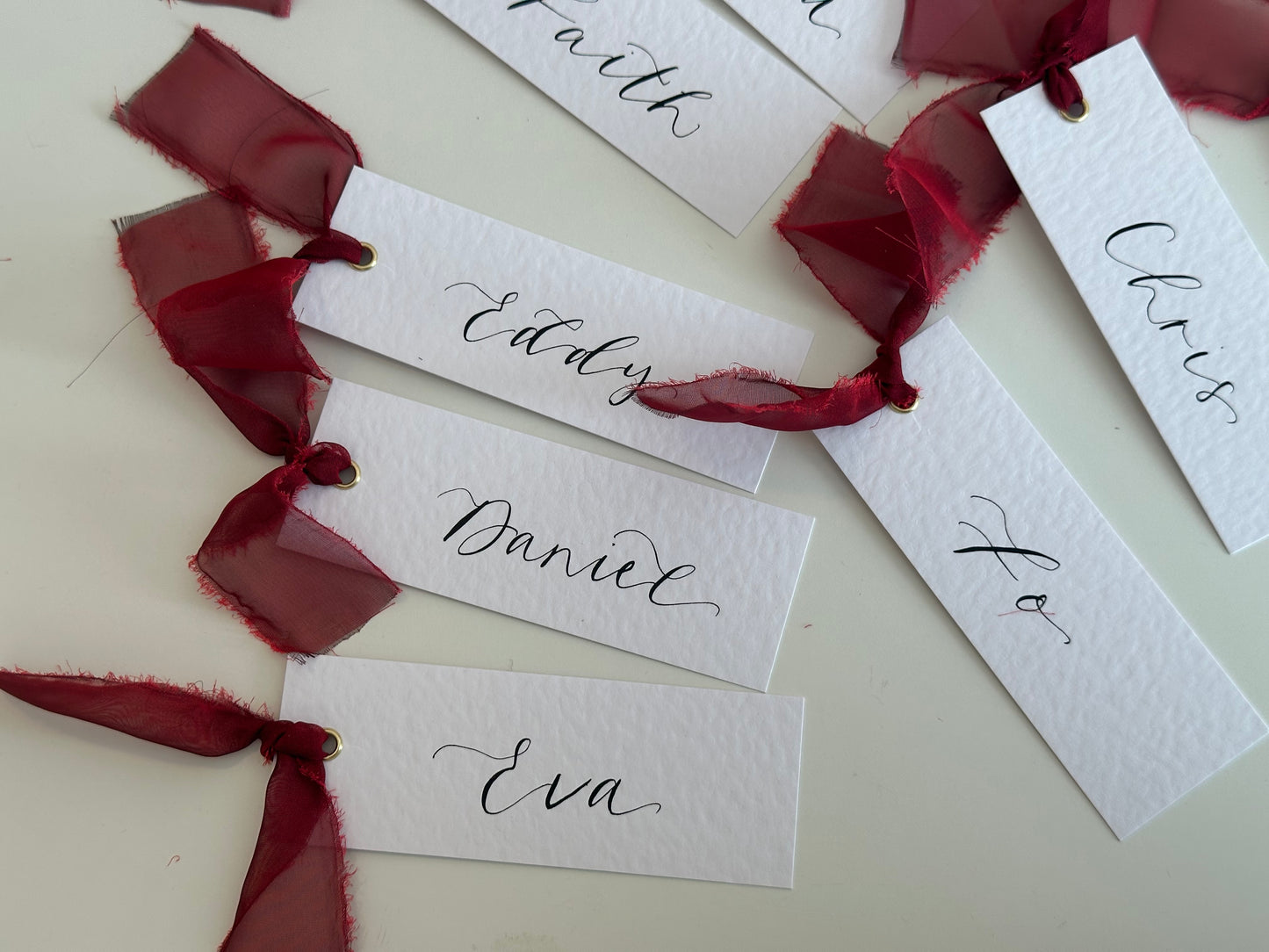 HAMMERED White + Wine Burgundy Organza Ribbon Calligraphy Place Name Card | Calligraphy Wedding Place Name Card | Gold or Silver Eyelet Place Card