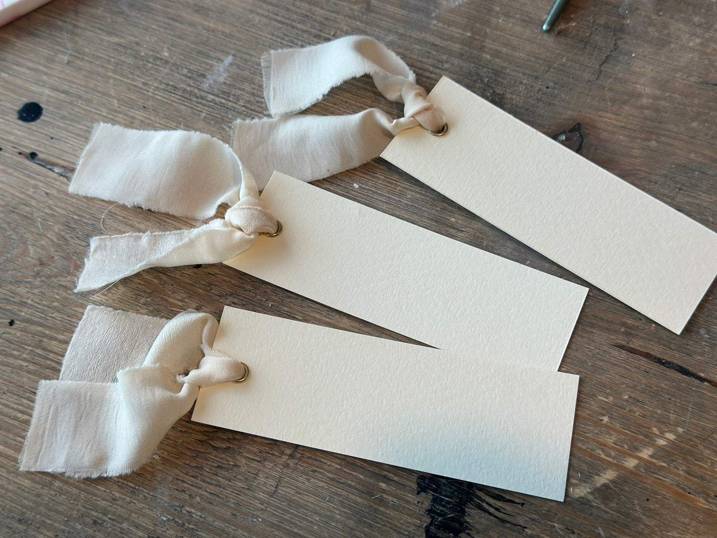 25 BLANK IVORY Chiffon Ribbon Place Card with Eyelet | DIY Wedding Dinner Party Place Card, Write Your Own Place Setting | Green Wedding Baby Shower