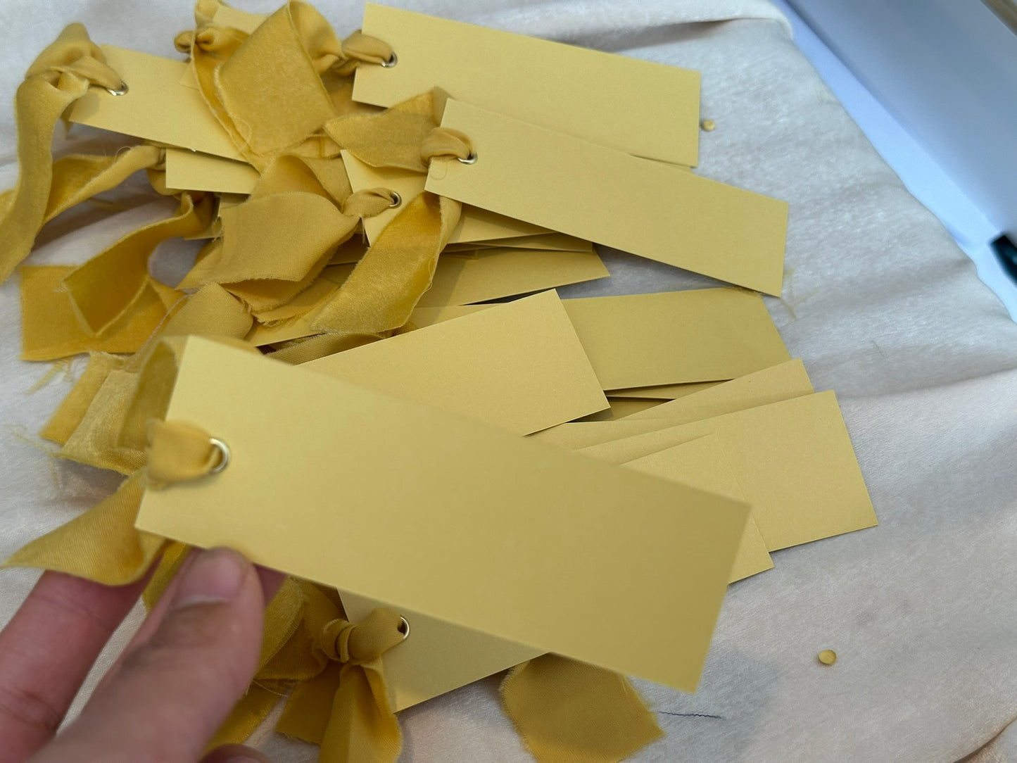 25 BLANK LEMON Yellow Chiffon Ribbon Place Card with Eyelet | DIY Wedding Dinner Party Place Card, Write Your Own Place Setting | Green Wedding Baby Shower