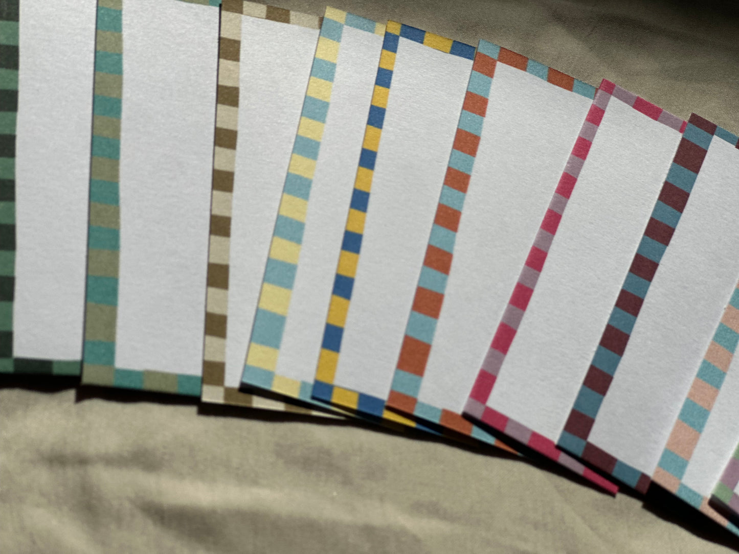 25 BLANK Colourful Contrast Stripe Place Card | DIY Wedding Dinner Party Place Card, Write Your Own Place Setting | DIY Fun Striped Rainbow Maximalist Wedding Place Name Card