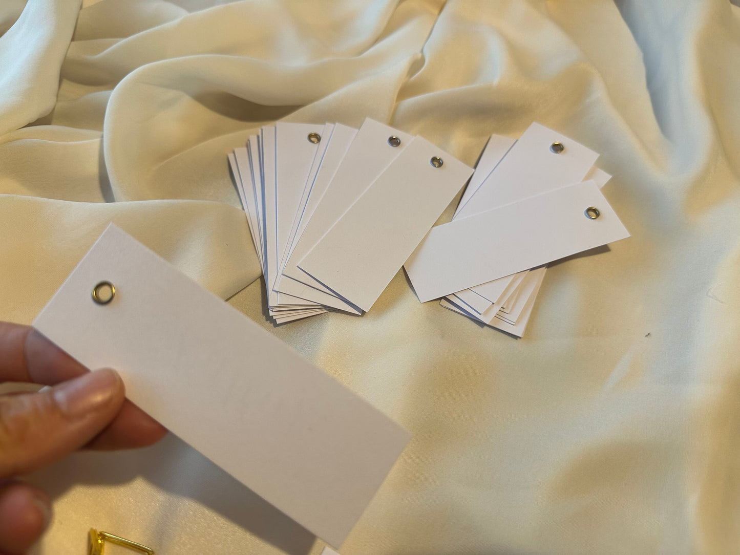 25 BLANK WHITE Place Card with or without Eyelet | DIY Wedding Dinner Party Place Card, Write Your Own Place Setting | DIY Add Own Ribbon Calligraphy Wedding Place Name Card