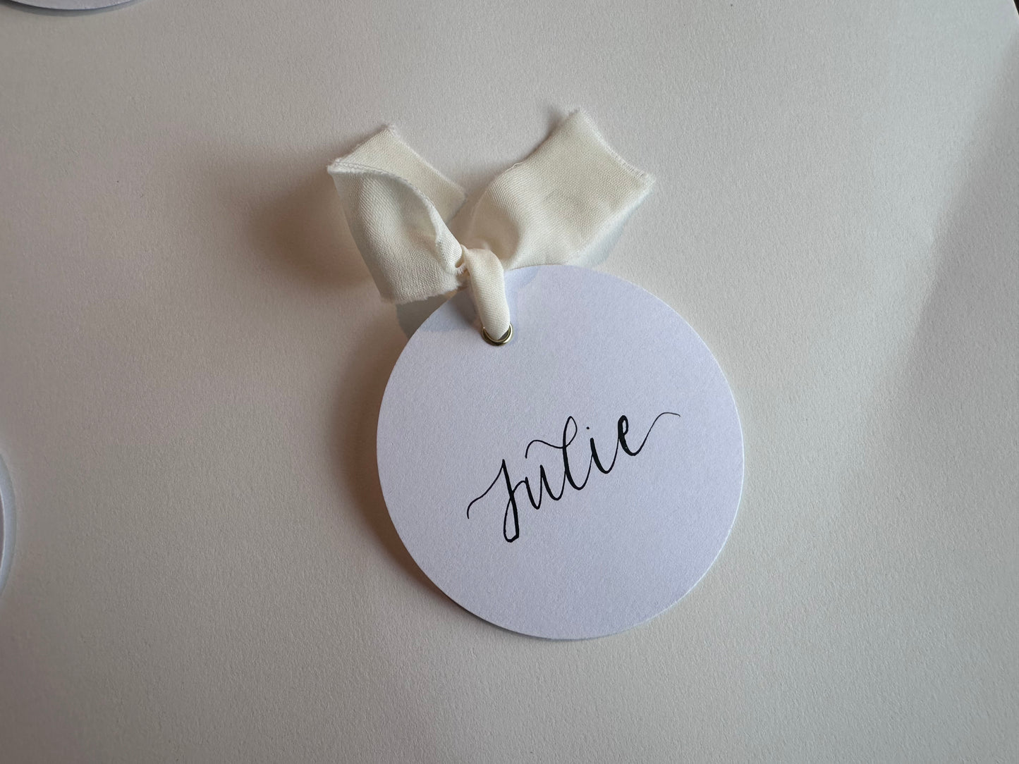 circular place card, circle place card, circle ribbon place card, circle name card