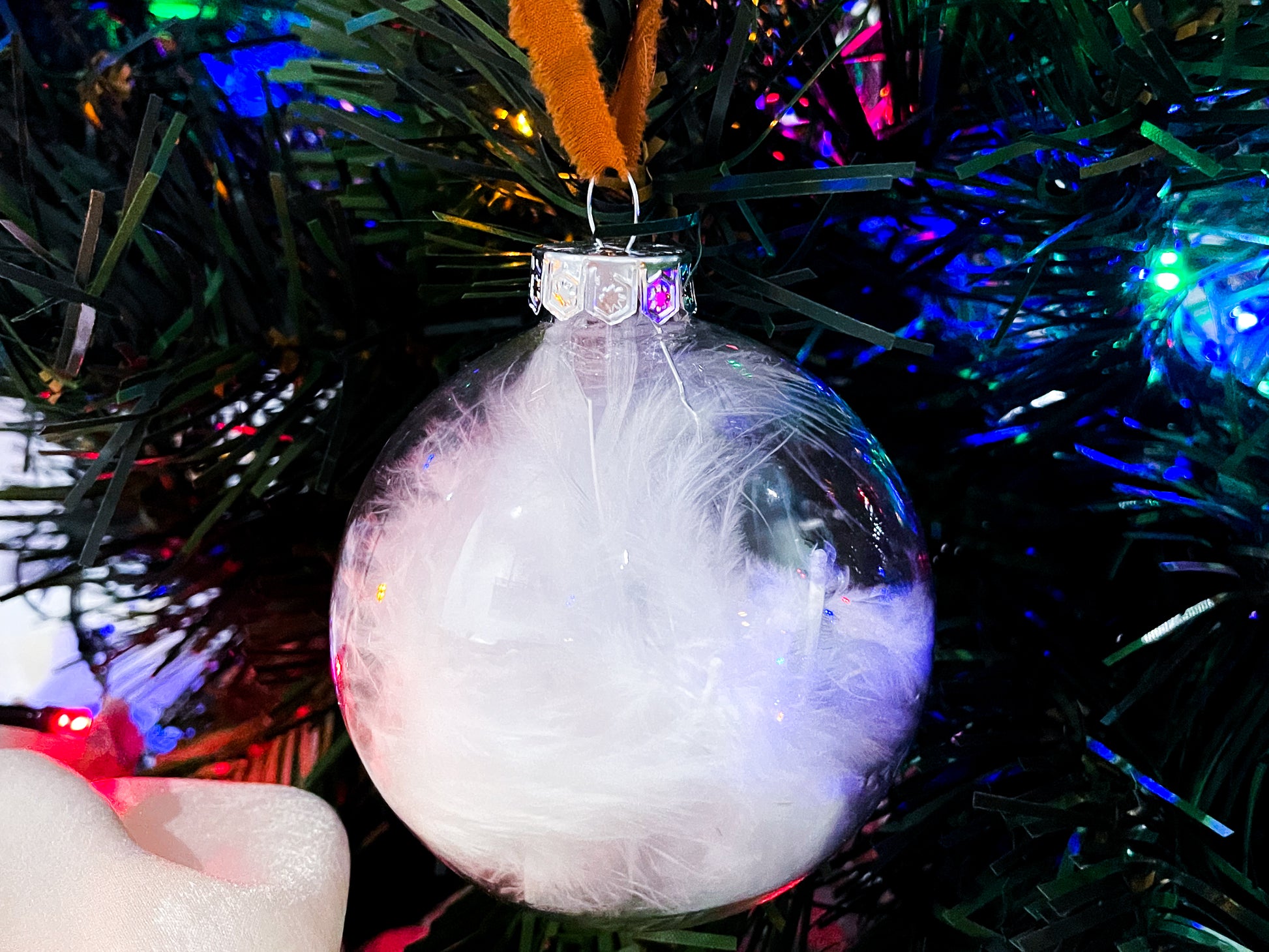 Christmas bauble, glass Christmas bauble, bauble, feather bauble, glass feather bauble, real glass  bauble, traditional bauble, elegant bauble, unique bauble, modern bauble, elegant bauble, classy bauble, named bauble, handmade bauble, memorial bauble, white feather bauble, memory bauble