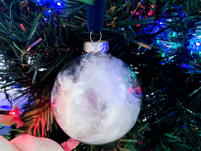 Christmas bauble, glass Christmas bauble, bauble, feather bauble, glass feather bauble, real glass  bauble, traditional bauble, elegant bauble, unique bauble, modern bauble, elegant bauble, classy bauble, named bauble, handmade bauble, memorial bauble, white feather bauble, memory bauble