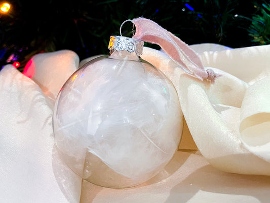 Christmas bauble, glass Christmas bauble, bauble, feather bauble, glass feather bauble, real glass  bauble, traditional bauble, elegant bauble, unique bauble, modern bauble, elegant bauble, classy bauble, named bauble, handmade bauble, memorial bauble, white feather bauble, memory bauble